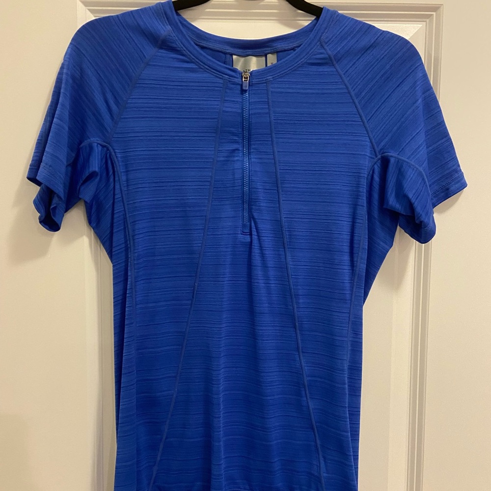 Athleta Short-Sleeve Rash Guard/Athletic Top